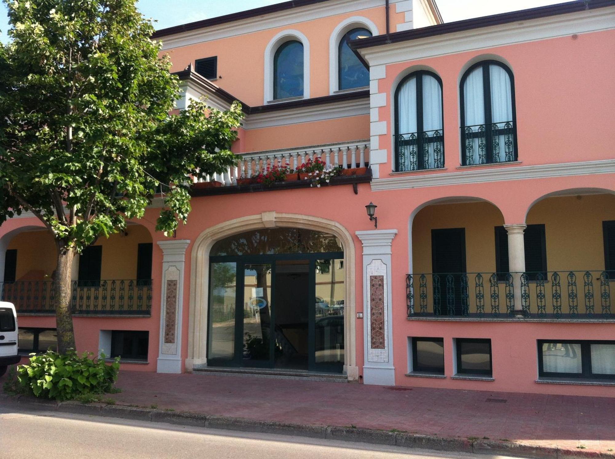 Residence Marina Palace Orosei Kültér fotó